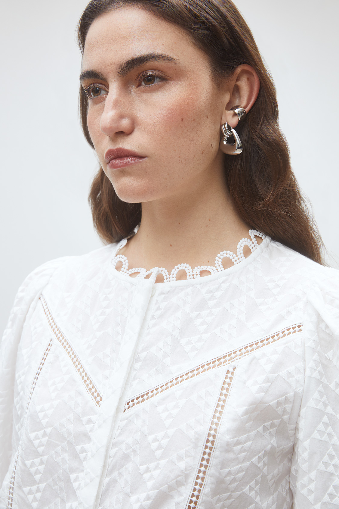 Leyla Blouse d&eacute;tails brod&eacute;s Blanc casse Suncoo