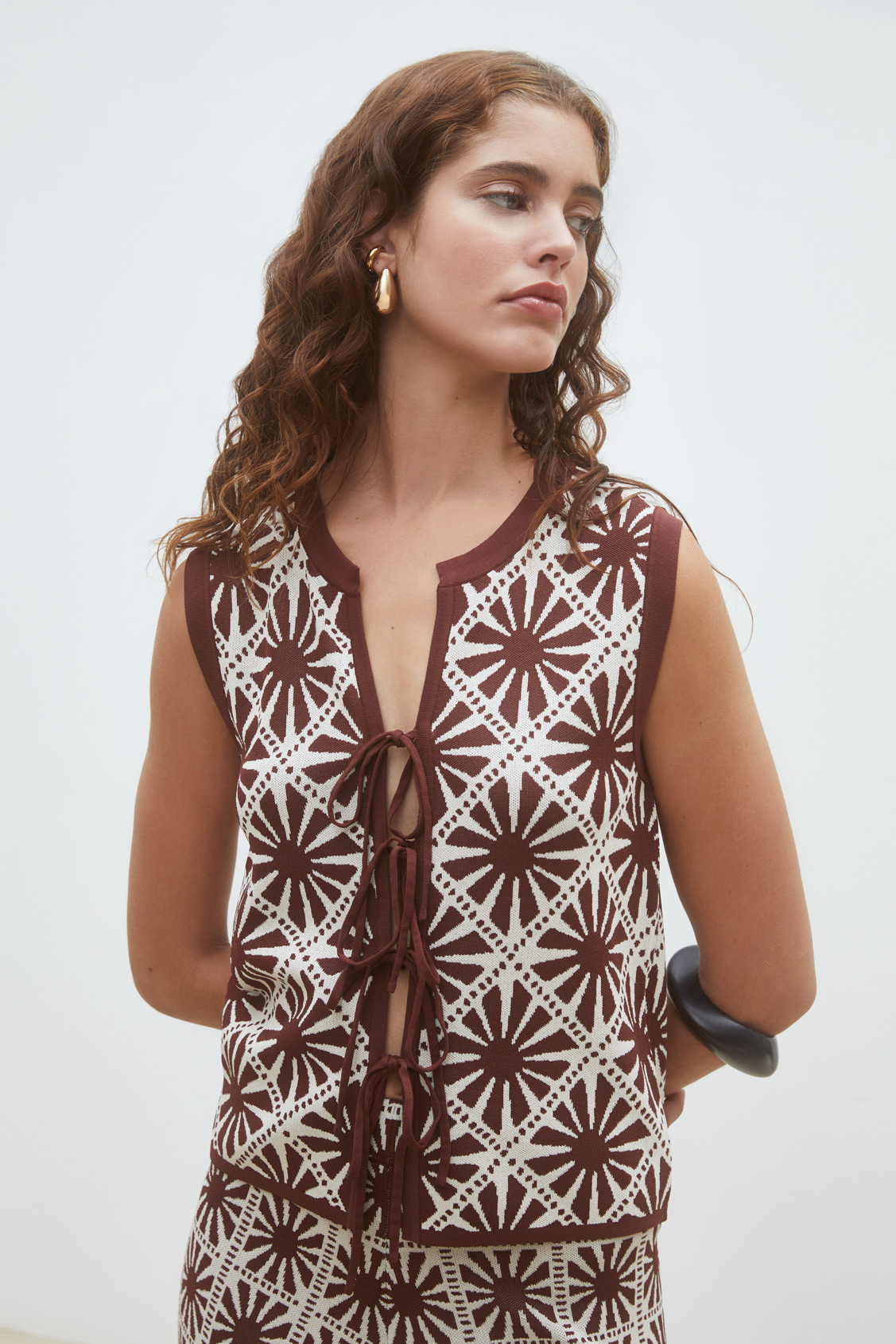 Ginea Gilet sans manches en maille jacquard Chocolat Suncoo