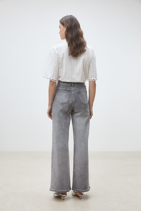 Leyla Blouse détails brodés Blanc casse Suncoo