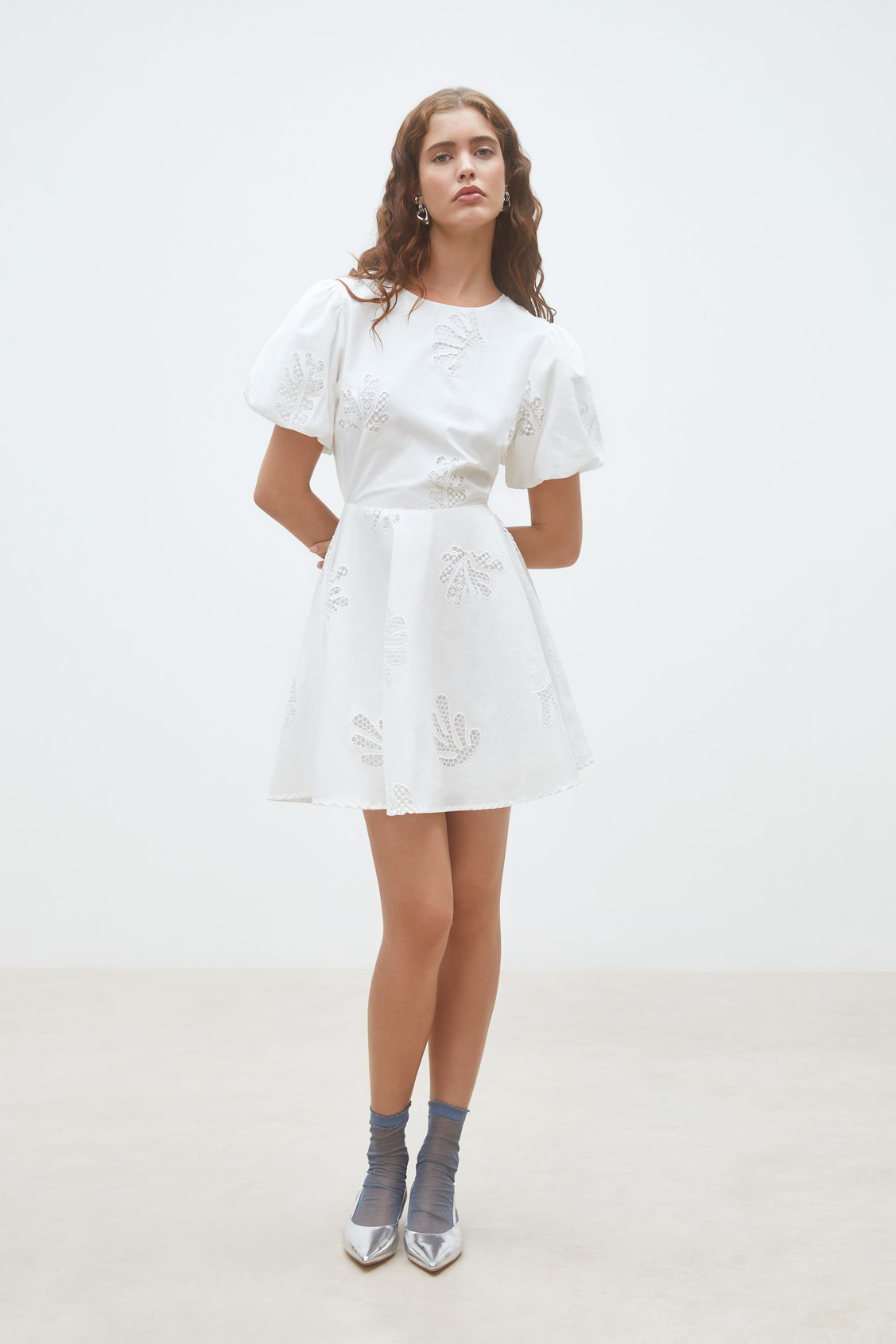 Celest Robe courte en popeline brodée Blanc casse Suncoo