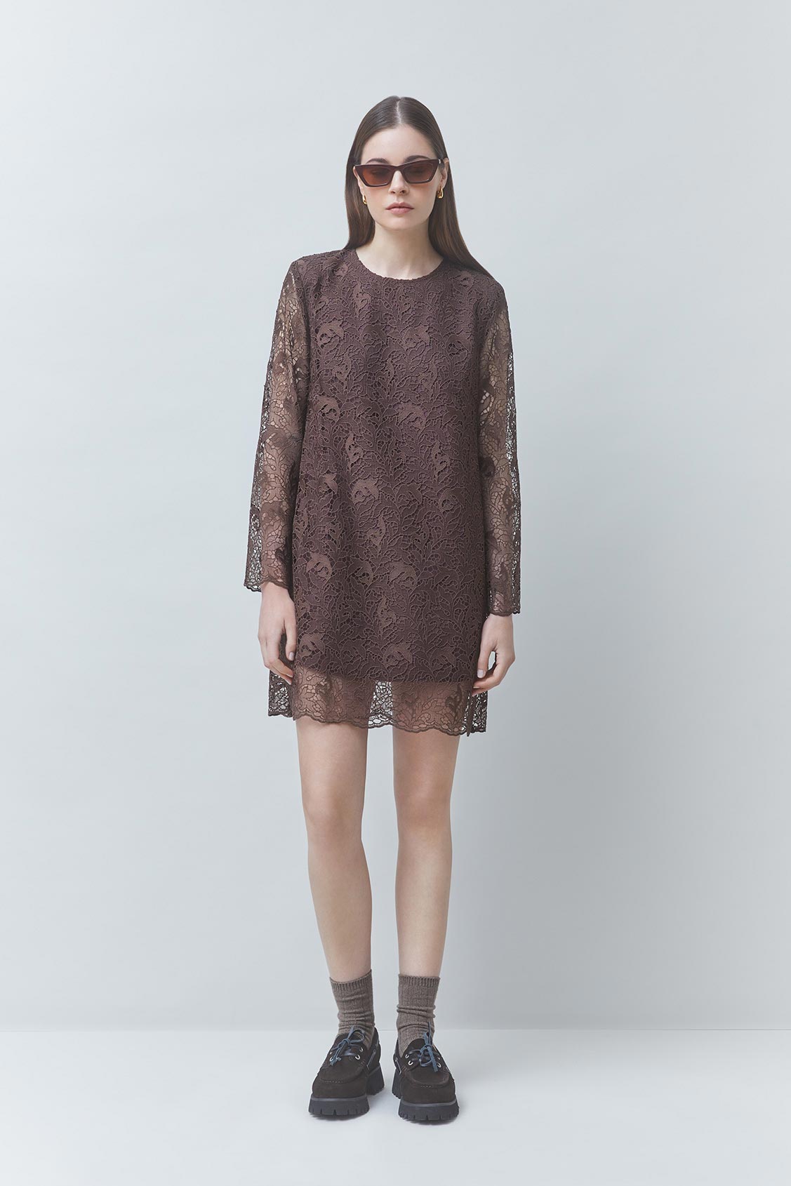 CHILL Robe courte en guipure Chocolat Suncoo