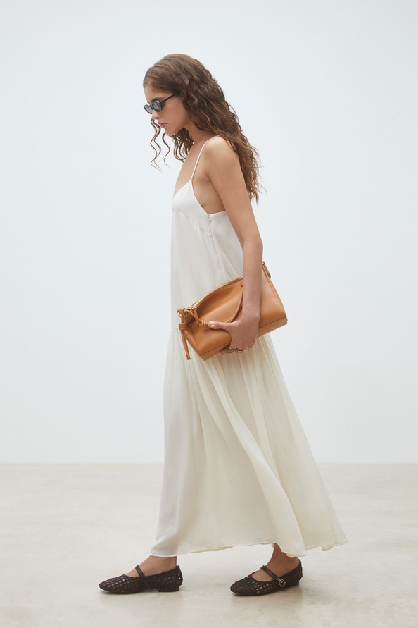 Carlota Robe longue uni fluide &agrave; bretelles Creme Suncoo