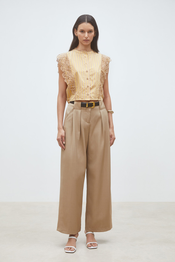 Lazur Top ray&eacute; avec guipures Camel Suncoo