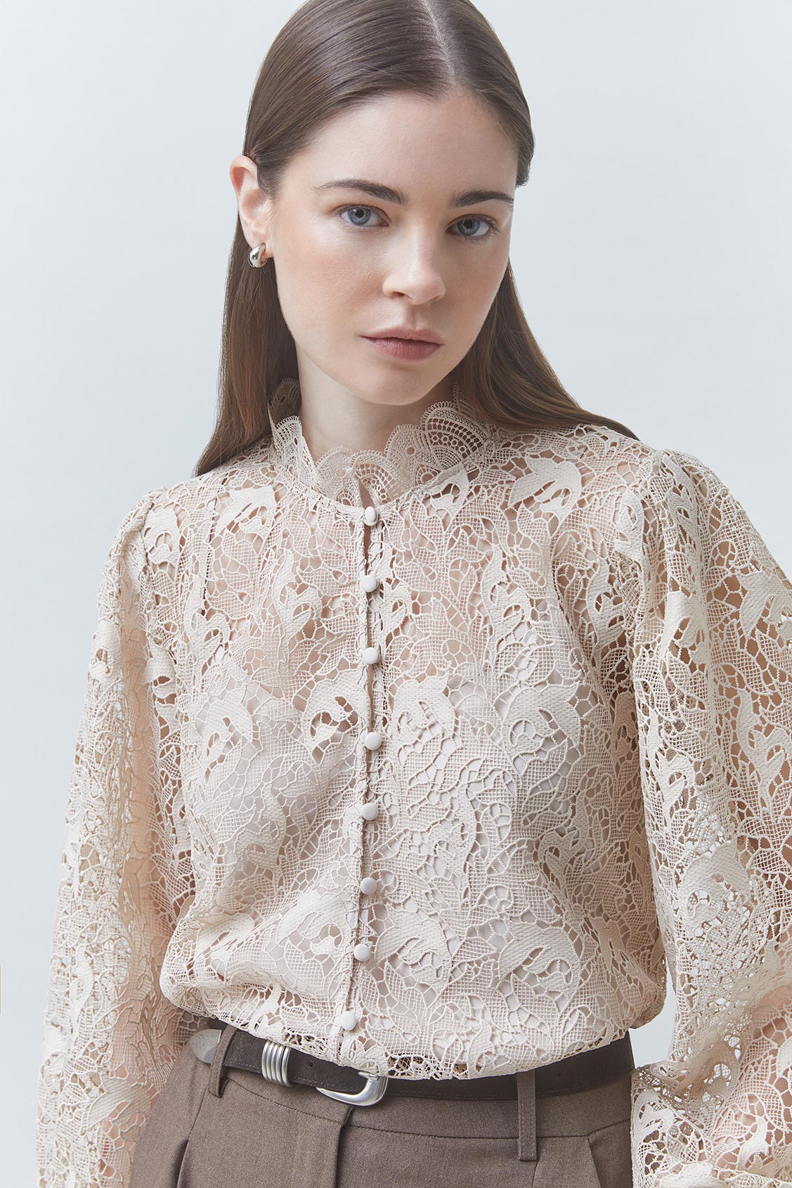 LOOK Blouse en guipure Creme Suncoo