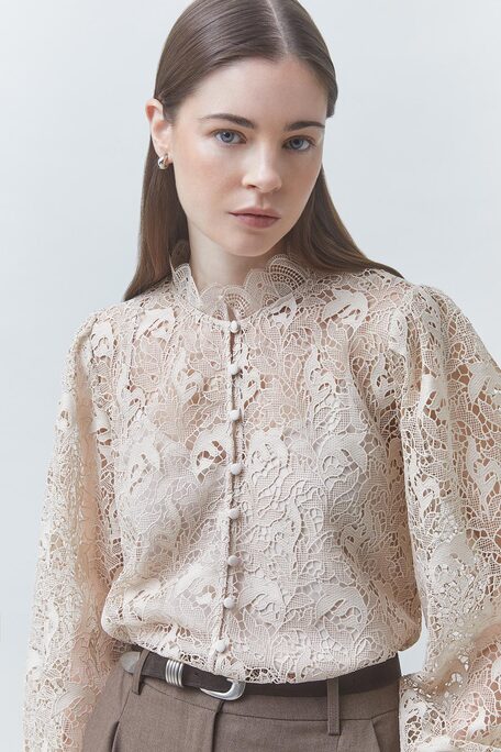 LOOK Blouse en guipure Creme Suncoo