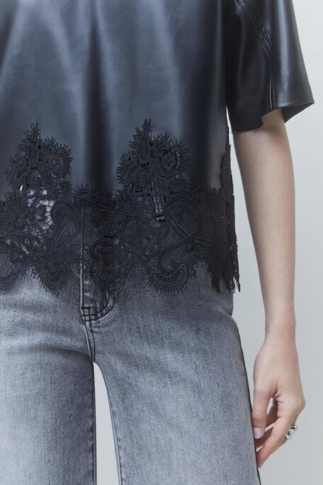 LONDON Blouse en simili cuir noir détails dentelle Noir Suncoo