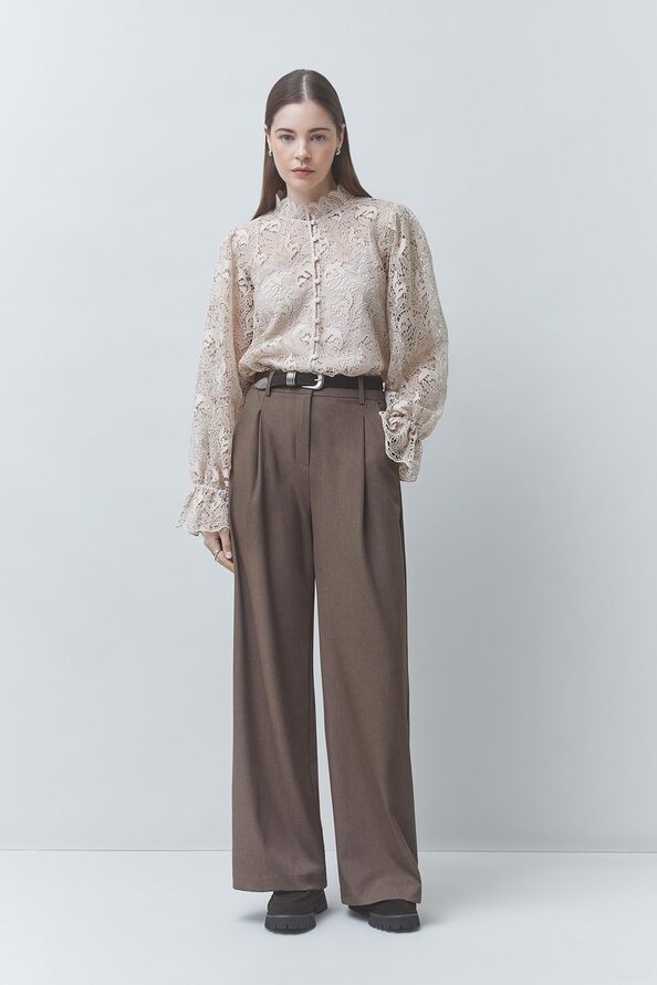 LOOK Blouse en guipure Creme Suncoo